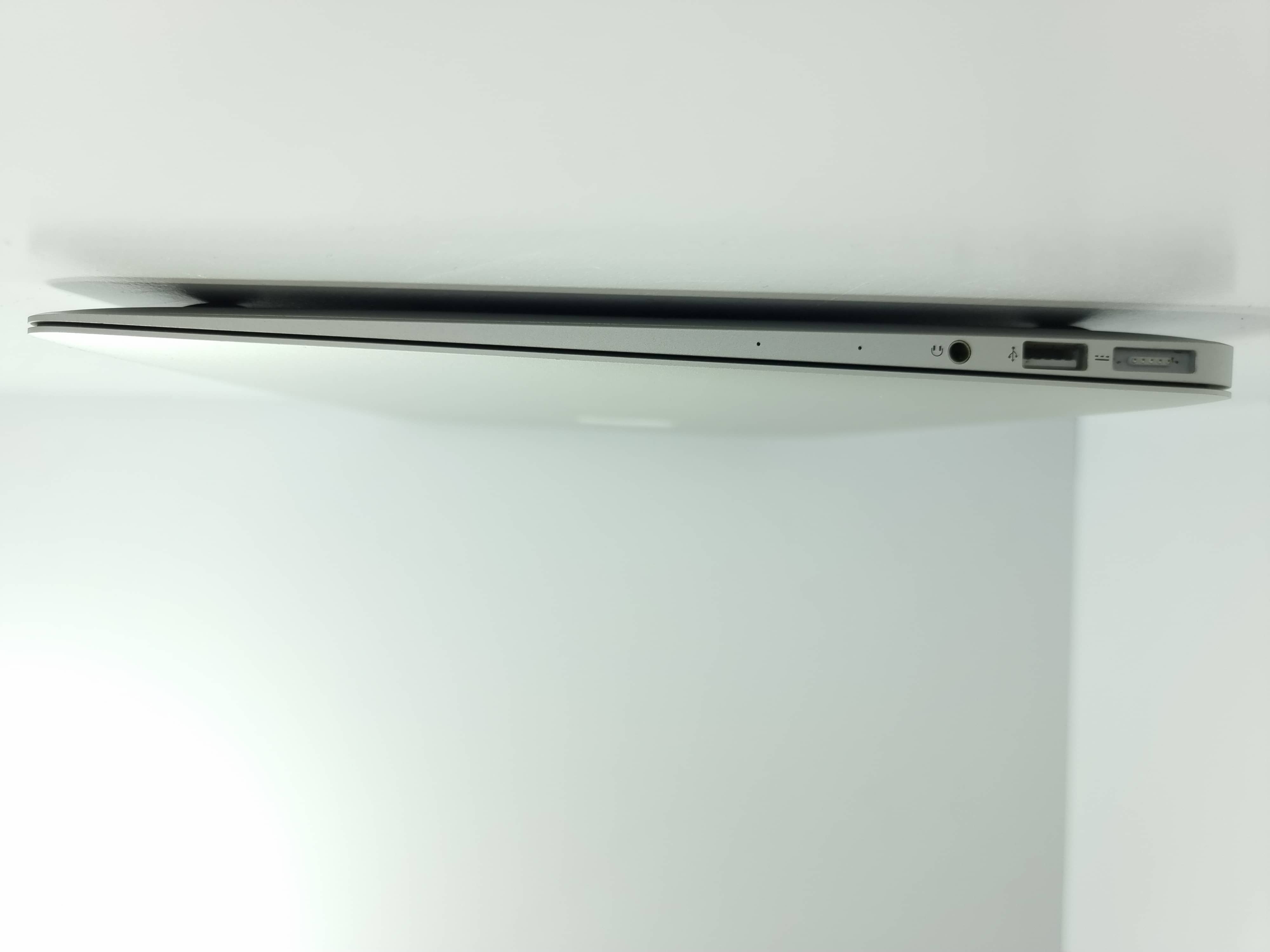 MacBook Air 13", 2017, MQD32, Core i5 1,8 GГц/8Гб/128Гб SSD, 397 циклов / без коробки, Серебристый - Б/У